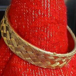 Vintage Hinged Woven Bangle Bracelet in Gold Tone With Safety Catch